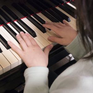 子供の習い事ピアノはいつから始めたらいい？
